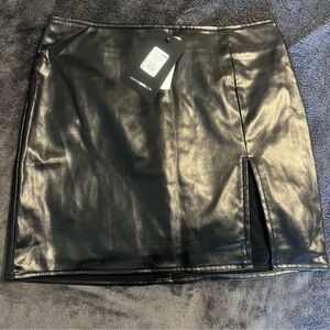 NWT Mini Skirt Back Hidden Zipper - S